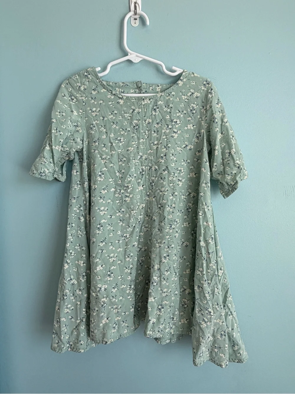 Old Navy Girls 5T Sage Green Floral Swing Dress 100% Rayon